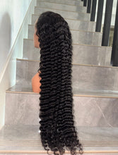 Cargar imagen en el visor de la galería, Transparent Lacefrontal wig

